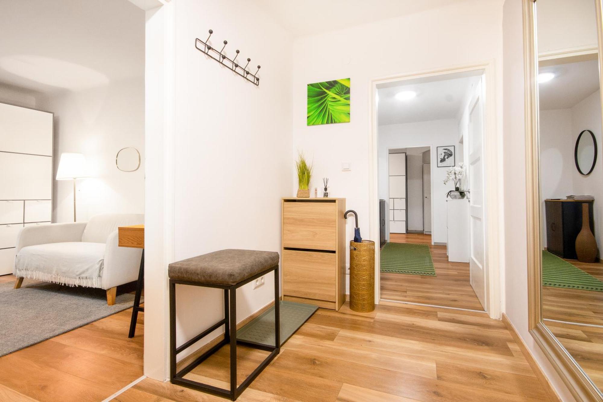 Lendkanal - City - Netflix - Waschmaschine - Kaffeevollautomat - 8 Pax - 4 Schlafzimmer Klagenfurt am Woerthersee Eksteriør bilde